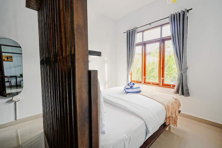 Bedroom 1 image 2